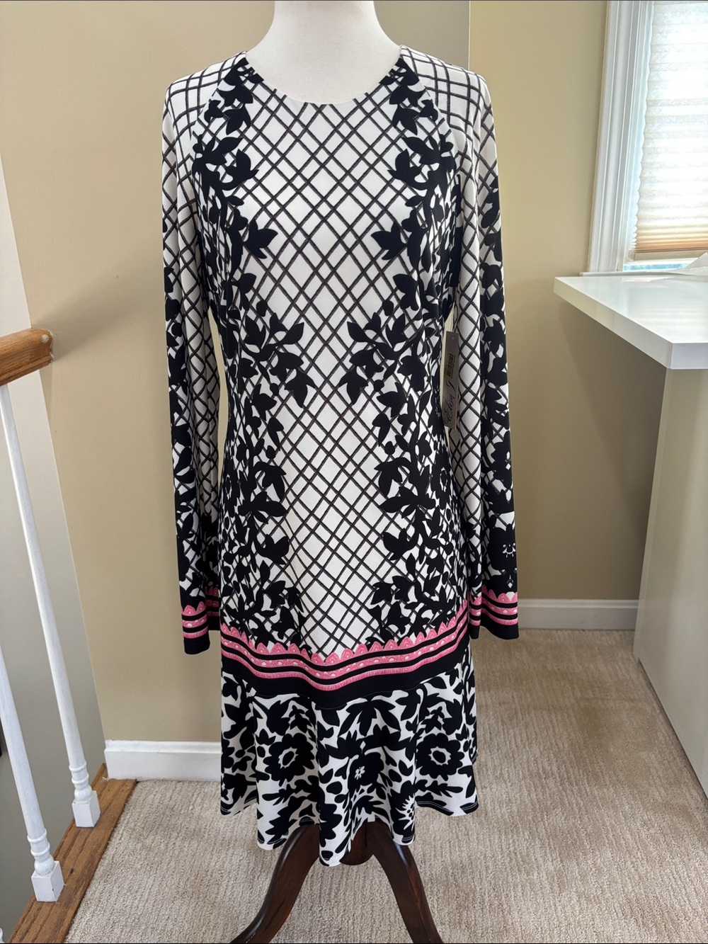 NWT Eliza J Black and White Floral Knit Sheath Dress w/ Pink Trim Size 6